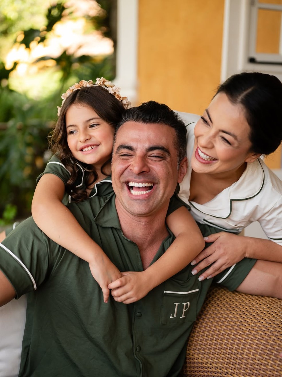 JP Mantovani em foto com a mulher e a filha — Foto: Reprodução Instagram