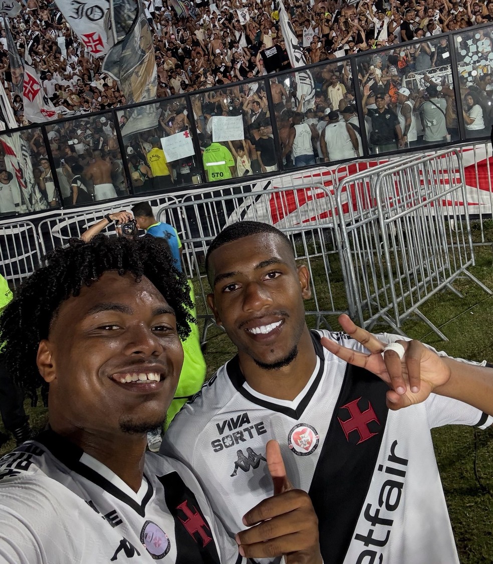 GB e Rayan marcaram três dos quatro gols do Vasco — Foto: X/Vasco