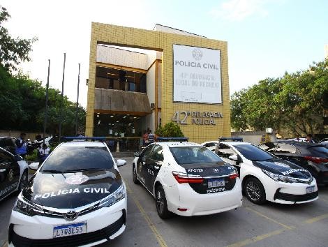 PM faz operação em dez comunidades da Zona Sudoeste para conter disputa entre facções; um homem foi preso - QTU Questões do Universo