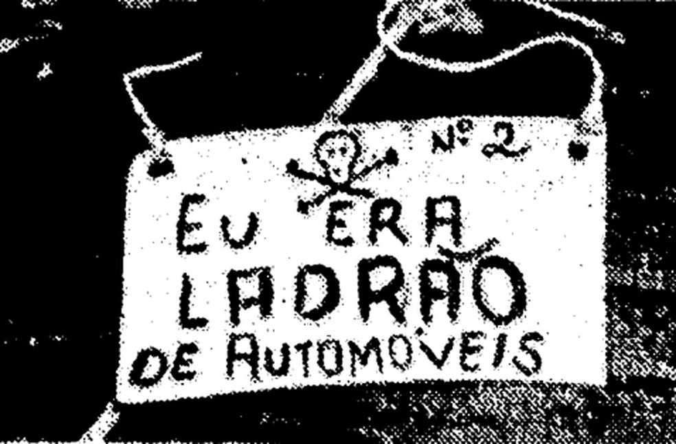 Cartão deixado com corpo da primeira vítima do Esquadrão da Morte — Foto: Arquivo/Agência O GLOBO