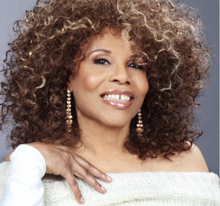 A cantora americana Alfa Anderson