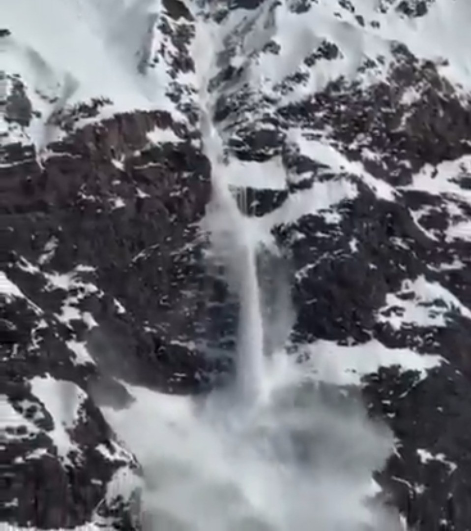 Avalanche em estação de esqui no Chile deixa quatro mortos e quatro feridos, segundo autoridades; vídeos - Foto