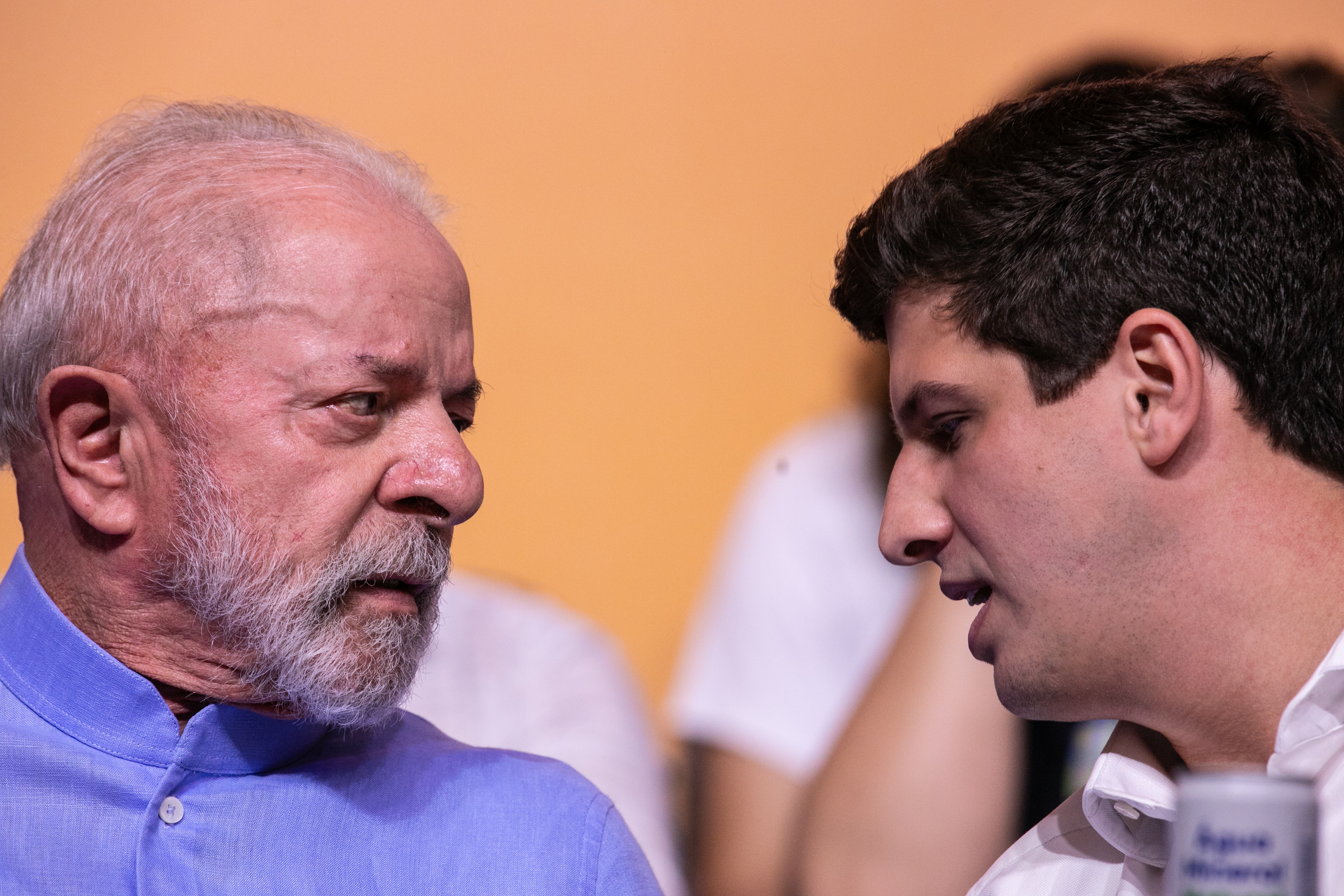 João Campos pede a Lula troca de ministro do PSB após confusão com nomeação