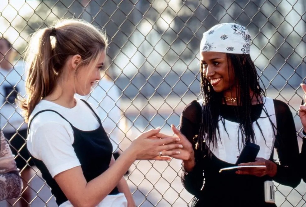 Alicia Silverstone e Stacey Dash em cena de "As patricinhas de Beverly Hills" — Foto: Divulgação / Paramount Pictures