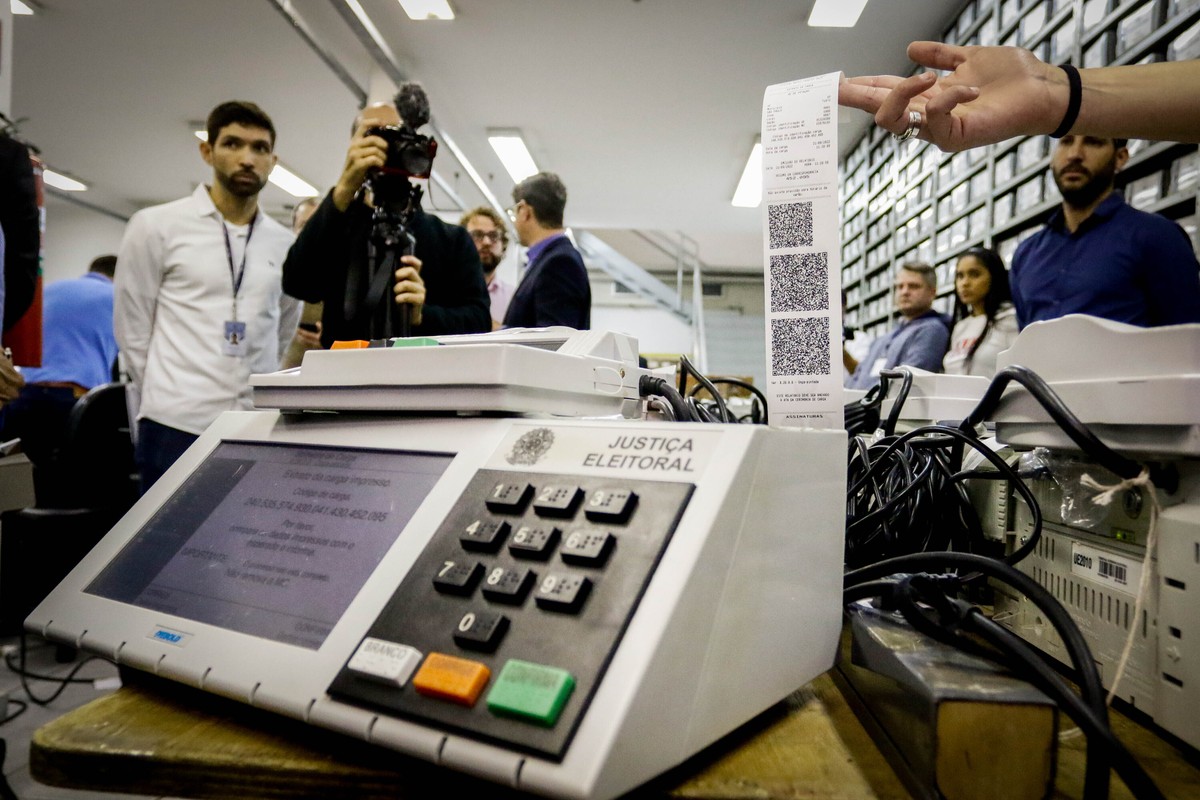 Por causa da eleição, paes muda a data do feriado do dia do servidor no rj