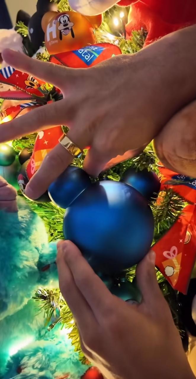 Christmas decoration at Larissa Manoela and André Luiz Frambach — Photo: Reproduction/Instagram
