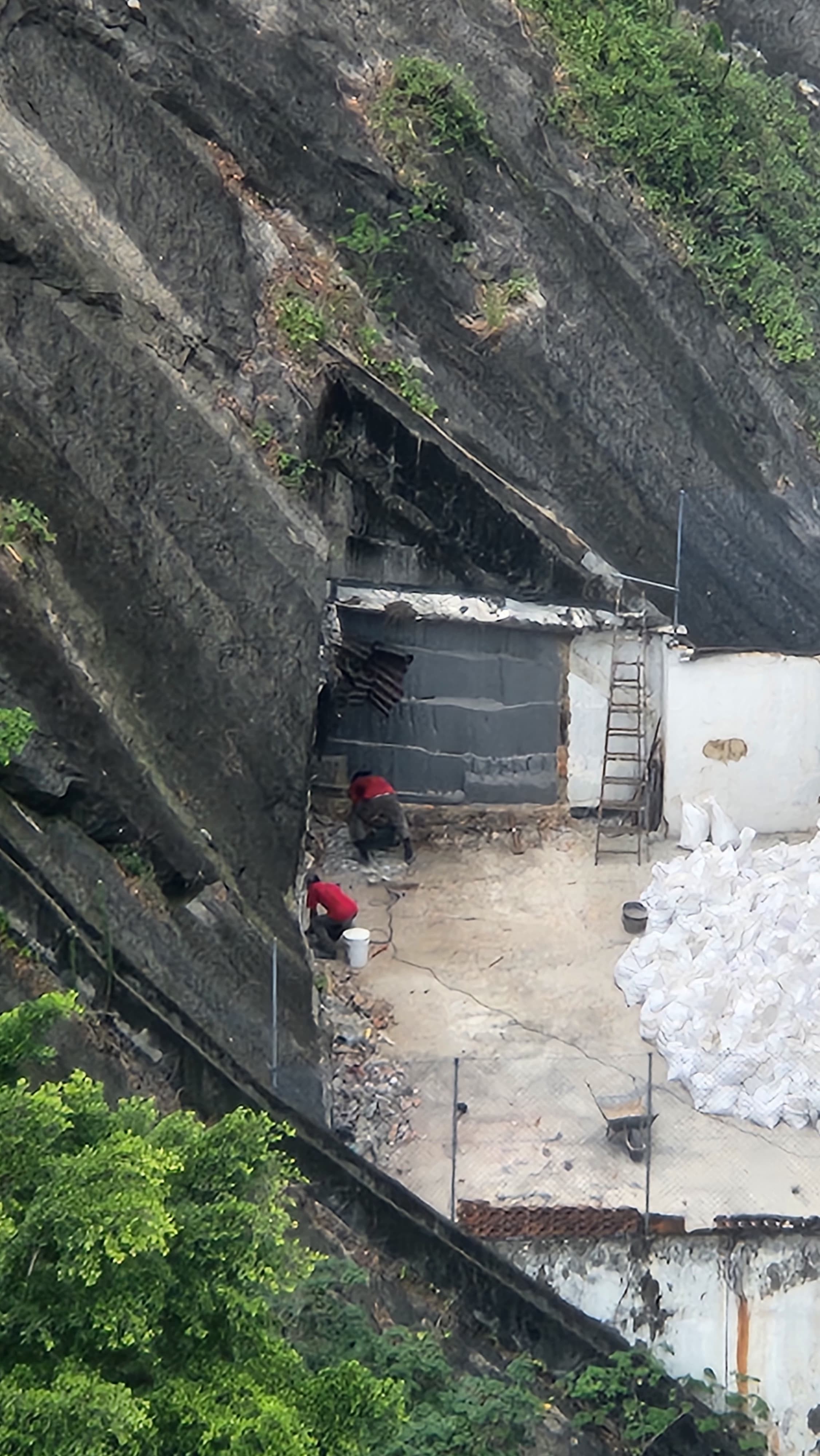 Obra do Morro da Viúva é embargada por falta de licença