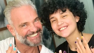 Mateus Carrieri e Nico, seu filho de 14 anos que se declara trans — Foto: Reprodução Instagram