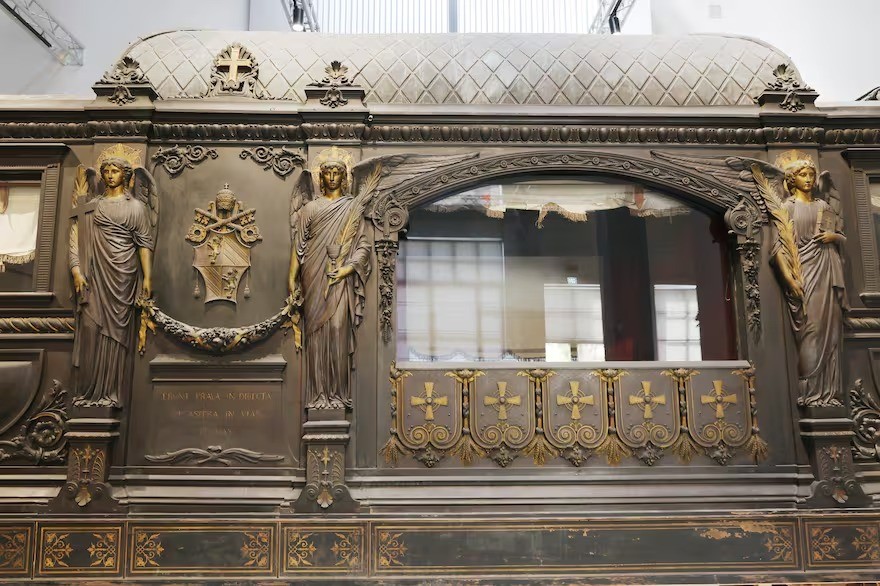 Richly decorated chapel carriages often failed to fulfill their function — Photo: Reproduction/La Nacion