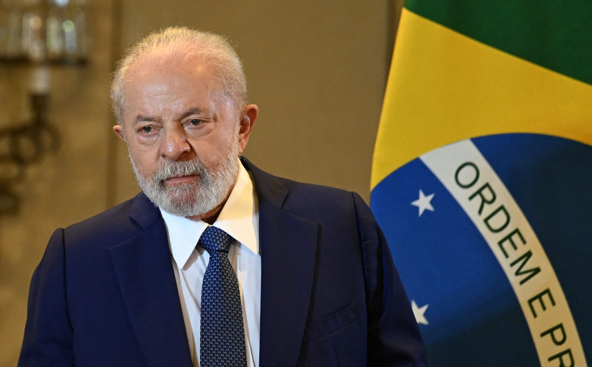 Cirurgia do Lula: operação começou meio-dia; procedimento deve durar 3 horas