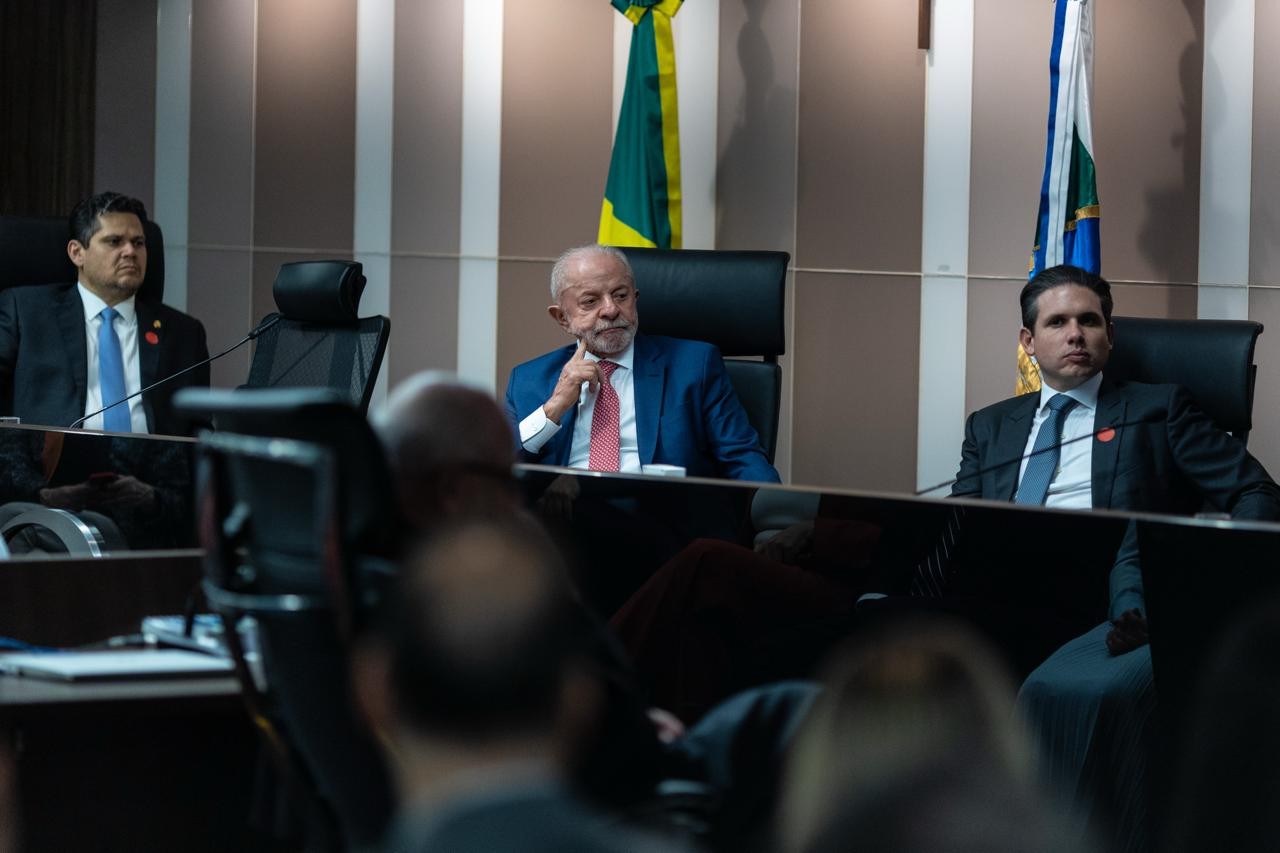 Lula participa de solenidade no TCU ao lado de Alcolumbe