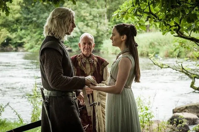Morre Tom Chadbon, ícone de 'Doctor Who' e 'Game of Thrones', aos 80 anos