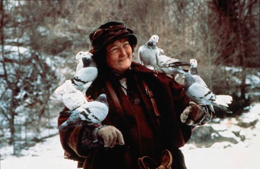 Brenda Fricker em cena de 'Esqueceram de mim 2: Perdido em Nova York'