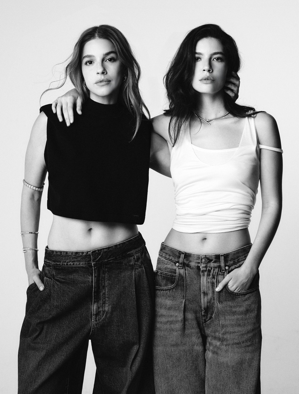 113966971-el-gabriela-medvedovsky-e-alanis-guillen.jpg