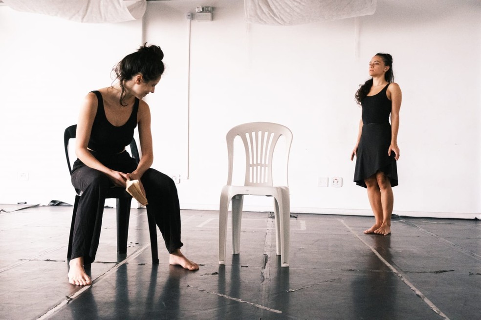 “A sarça ardente” aborda solidão Teatro no Ziembinski — Foto: Divulgação/Charles Pereira