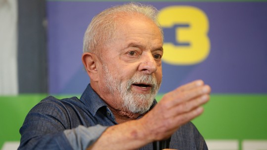 'Se ganhar, vou começar a discutir o ministério às 20h de domingo', diz Lula