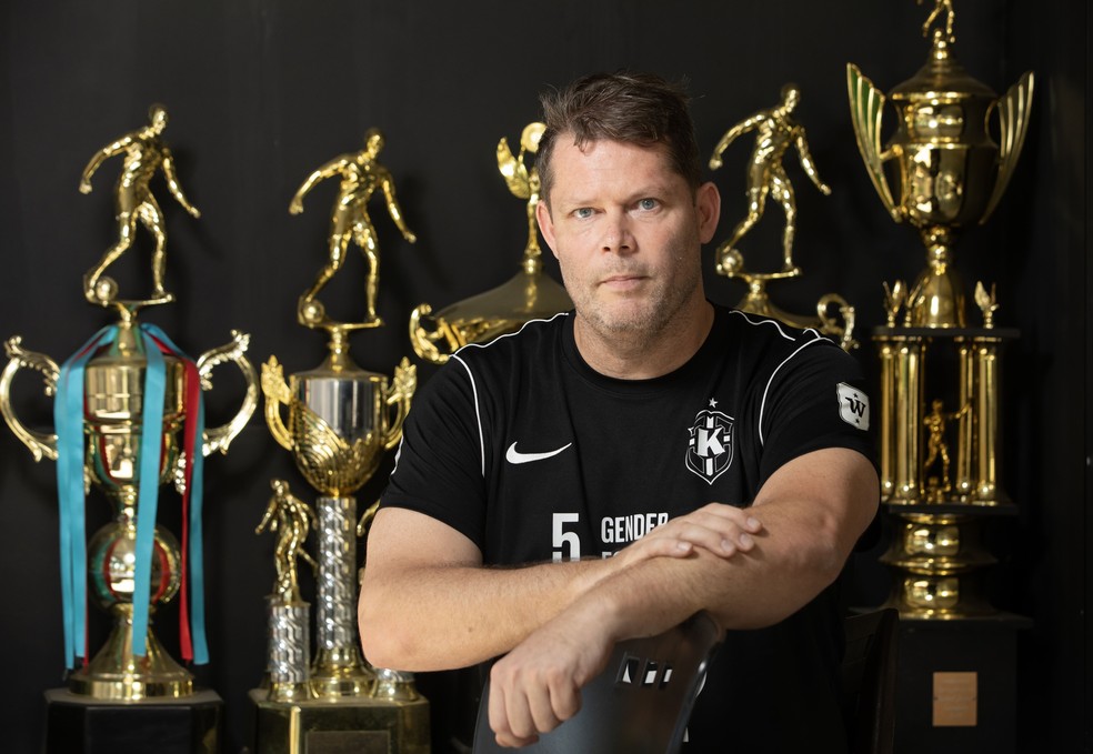 O Karanba já participou nove vezes da maior competição de base da Noruega, a Norway Cup; No Brasil, foi vice-campeã da modalidade feminina da taça das favelas ano passado — Foto: Ana Branco/Agência O Globo