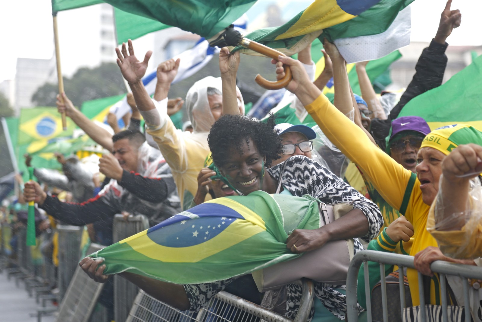 Apoiadores de Bolsonaro protestam no centro do Rio contra a eleição de Lula — Foto: Fábio Rossi