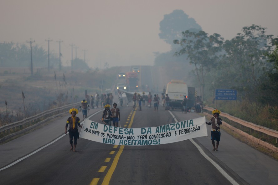 Protesto de 10 dias em agosto de 2020 quando os Kayapó fecharam a BR-163 para exigir renovação do PBA da rodovia, consulta para o projeto da Ferrogrão e condições para lidar com a pandemia