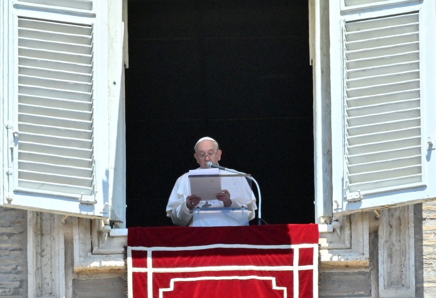 Papa Francisco durante a oração do Angelus, no Vaticano