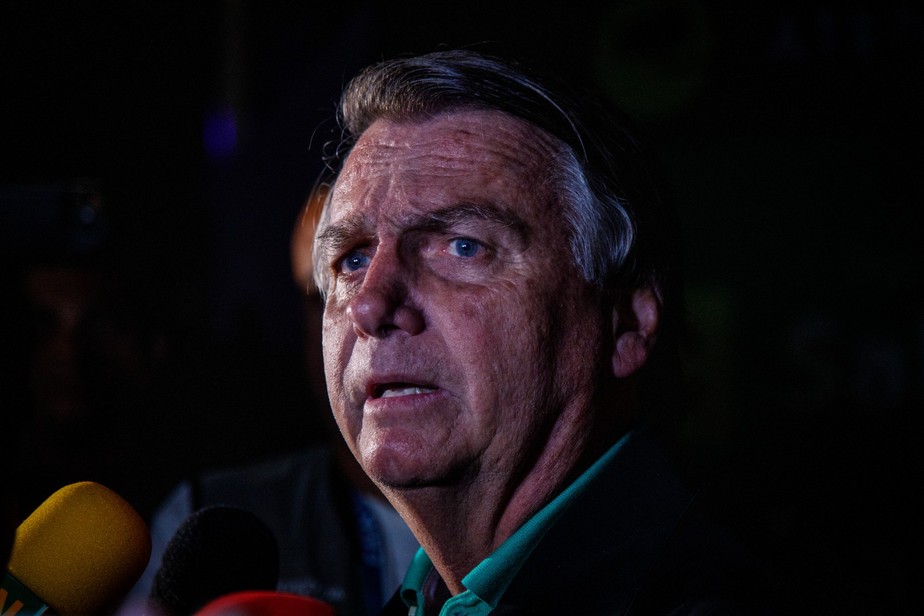 Banco cobra mais de R$ 360 mil de Jair Renan Bolsonaro por não pagar  empréstimo