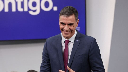 Rei da Espanha concede a Pedro Sánchez tarefa de formar novo governo após fracasso da direita