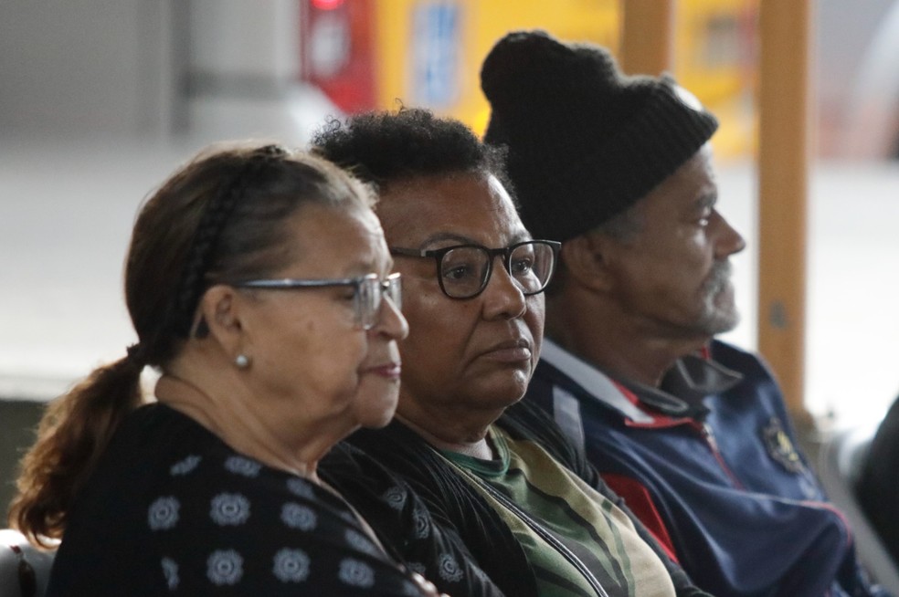 Demorci Ávila do Nascimento, 72 anos, na fila do atendimento do posto do Jaé em Madureira — Foto: Fabiano Rocha / Agência O Globo