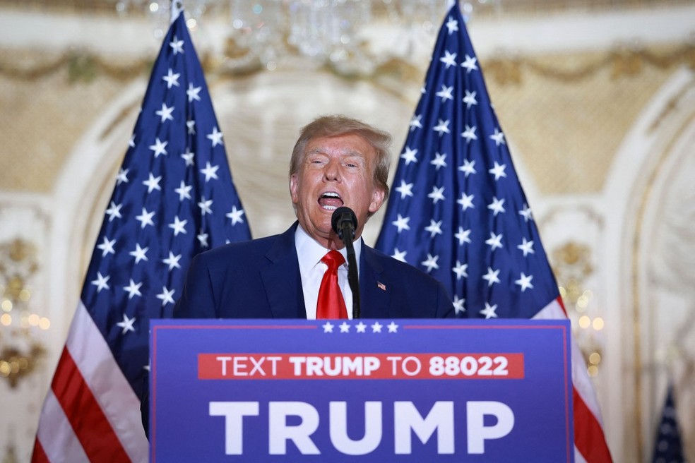 Ex-presidente dos EUA, Donald Trump, discursa em Mar-A-Lago, na Flórida — Foto: Joe Raedle/AFP/Getty Images