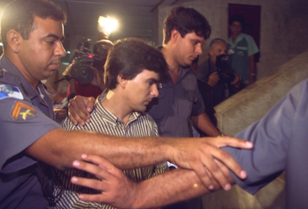 Rogério Andrade preso após assassinato de seu primo, Paulinho — Foto: Michel Filho