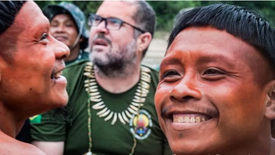 Um ano sem Bruno Pereira: 'parceiros de floresta' relatam convivência com indigenista.  'Mestre, gigante, incansável'