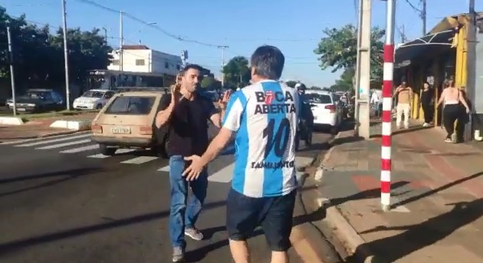 Arthur do Val é agredido em Londrina por ex-deputado Boca Aberta — Foto: Reprodução
