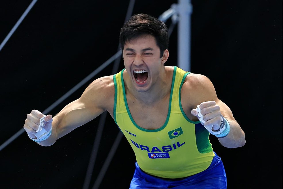 Arthur Nory comemora a medalha de bronze na barra fixa, do Pan-Americano de Gin&aacute;stica Art&iacute;stica &mdash; Foto: RICARDO BUFOLIN / PANAMERICA PRESS
