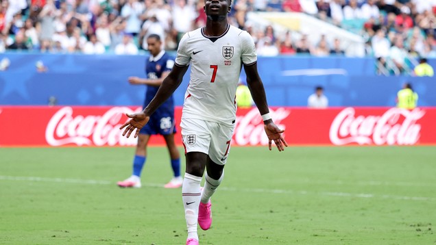 Após hat-trick, Saka diz que gostaria de ter jogado mais pela Inglaterra na Copa do Mundo