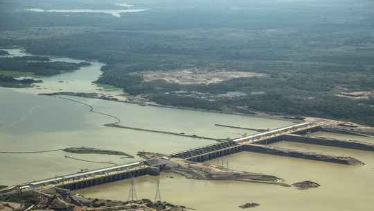 Usina de Santo Antônio suspende operação devido à seca na Amazônia