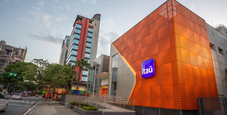 Itaú ultrapassa Nubank e recupera título de banco mais valioso da
