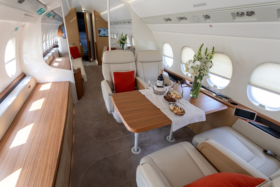 Interior do Falcon 6X — Foto: Edilson Dantas/Agência O GLOBO