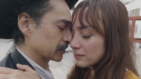 Simone Spoladore roda filme no México com ator de 'Narcos'