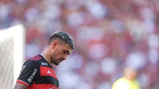 Flamengo confirma lesões de Pulgar e Arrascaeta