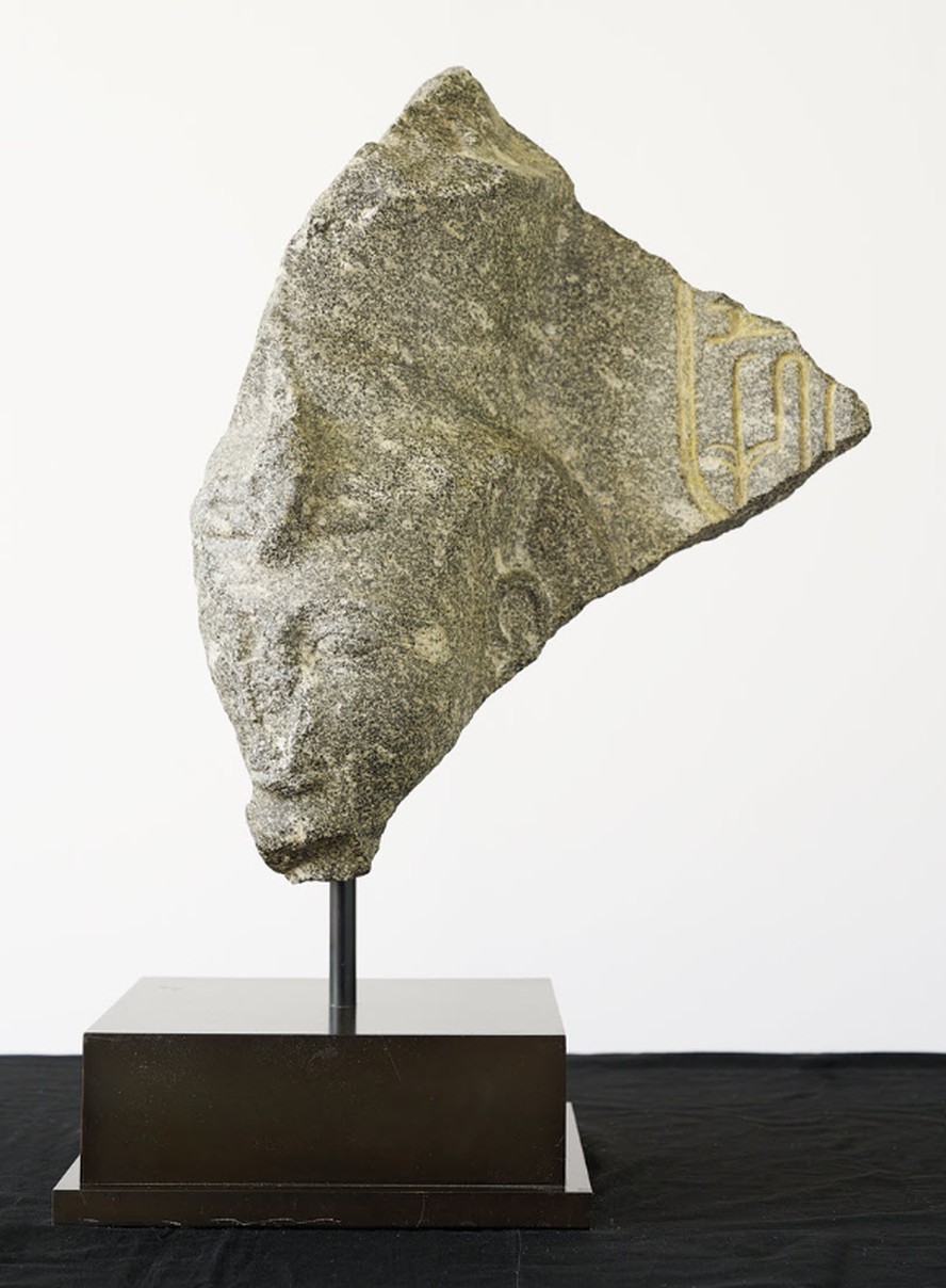 Suíça devolve ao Egito fragmento roubado de estátua do faraó Ramsés II