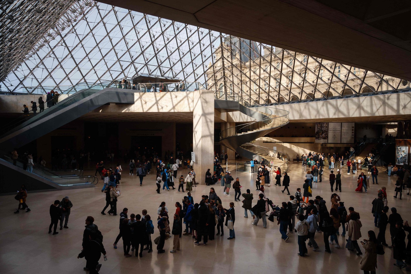 Infiltrações, 'velharias' e material obsoleto deixam Museu do Louvre em alerta — Foto: Dimitar Dilkoff/AFP