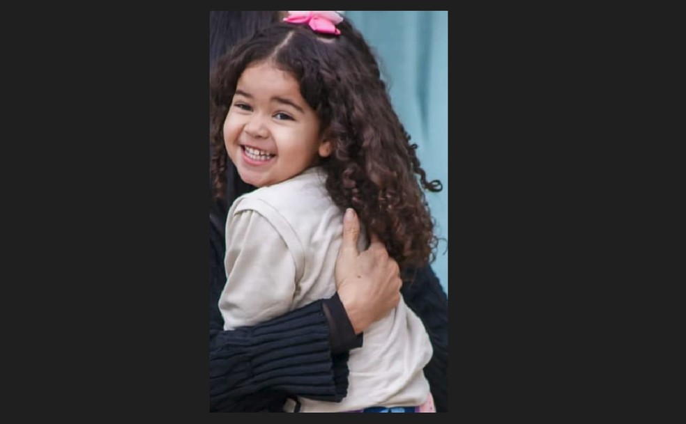 A menina Heloísa morreu após ter uma parada cardiorrespiratória irreversível — Foto: Álbum de família