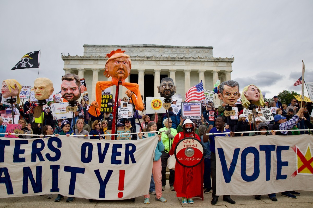Protestos nos EUA tentam mobilizar eleitores para voto antecipado contra Trump nas eleições de meio de mandato