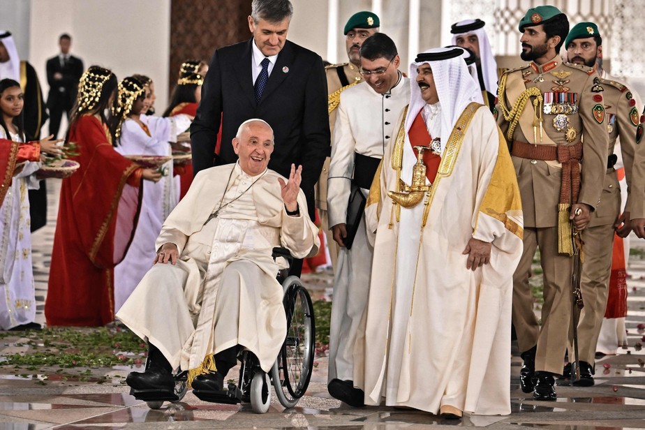 Papa Francisco assume controle da Ordem de Malta
