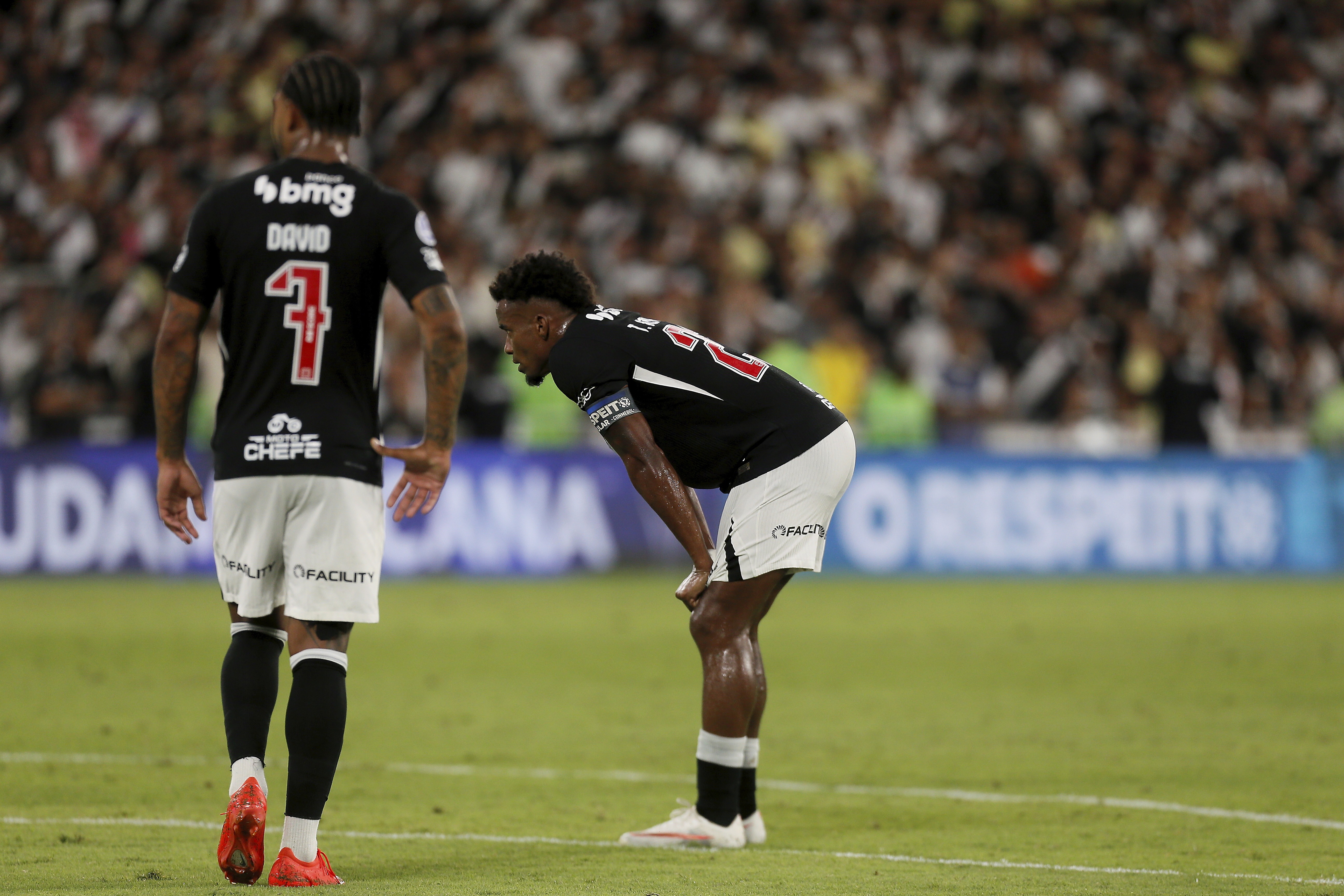 O que sobra para salvar o ano? Veja o calendário e os objetivos do Vasco após a queda na Sul-Americana