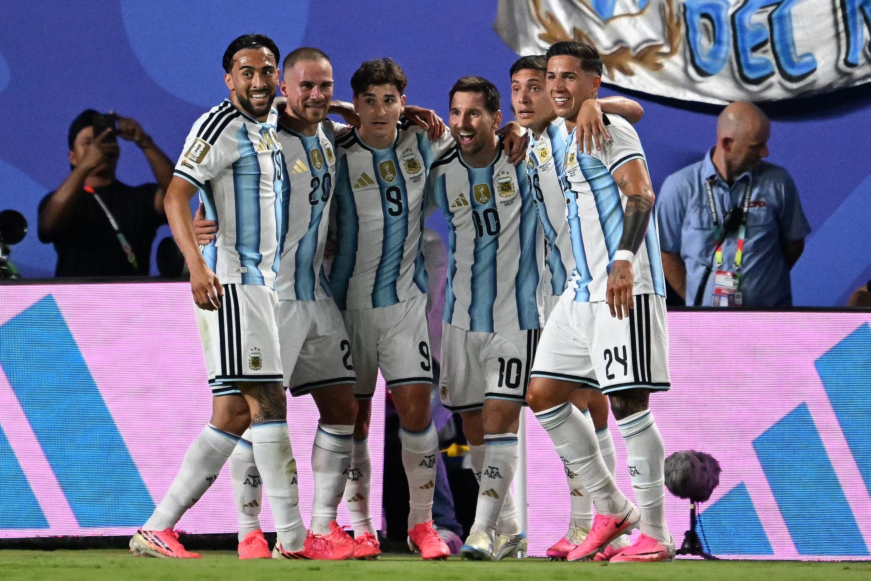 Bola de Cristal: Argentina se aproxima da classificação, mas pode ter campeã mundial no caminho já na segunda fase