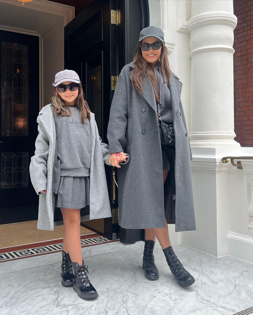 Deborah Secco combina looks com a filha em viagem pela Europa — Foto: @dedesecco no Instagram