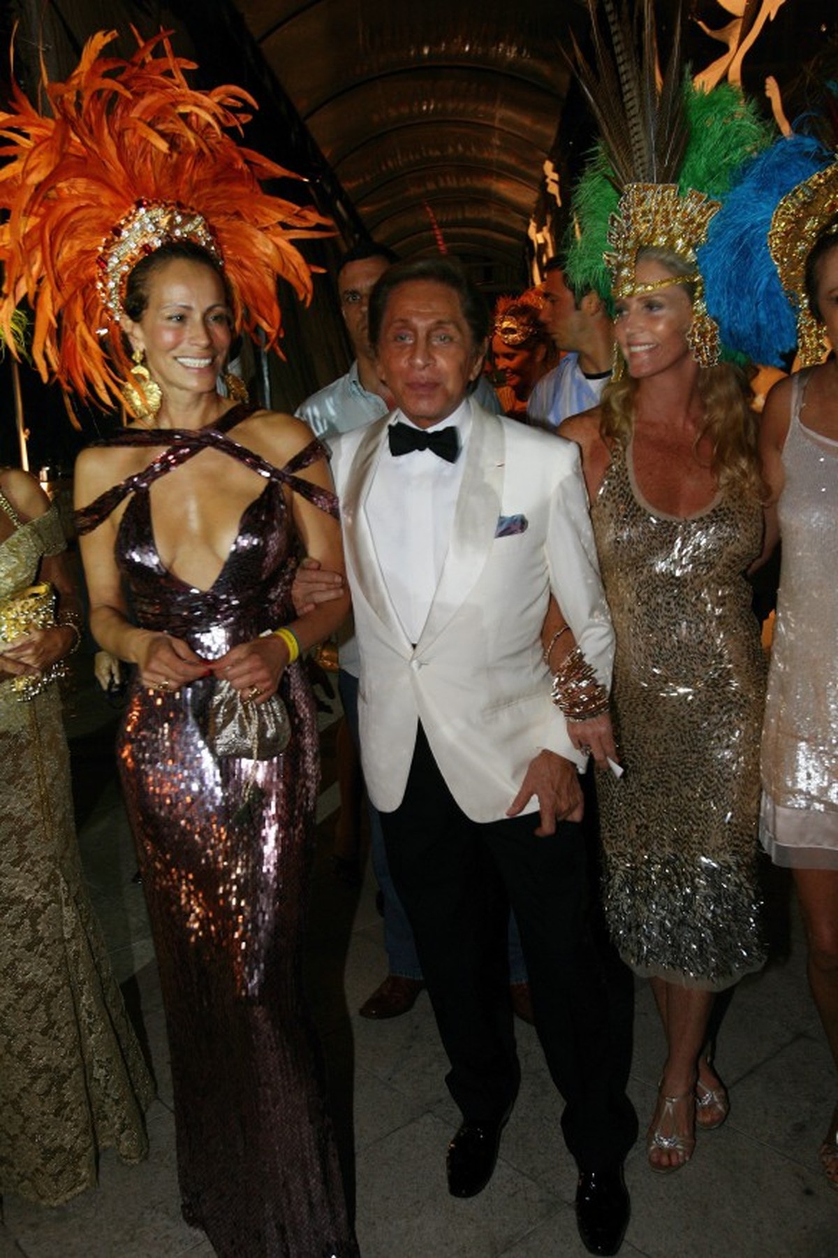 Valentino Garavani curtiu Carnaval no Copacabana Palace ao lado de Grazi Massafera | Foto: Reprodução/Instagram