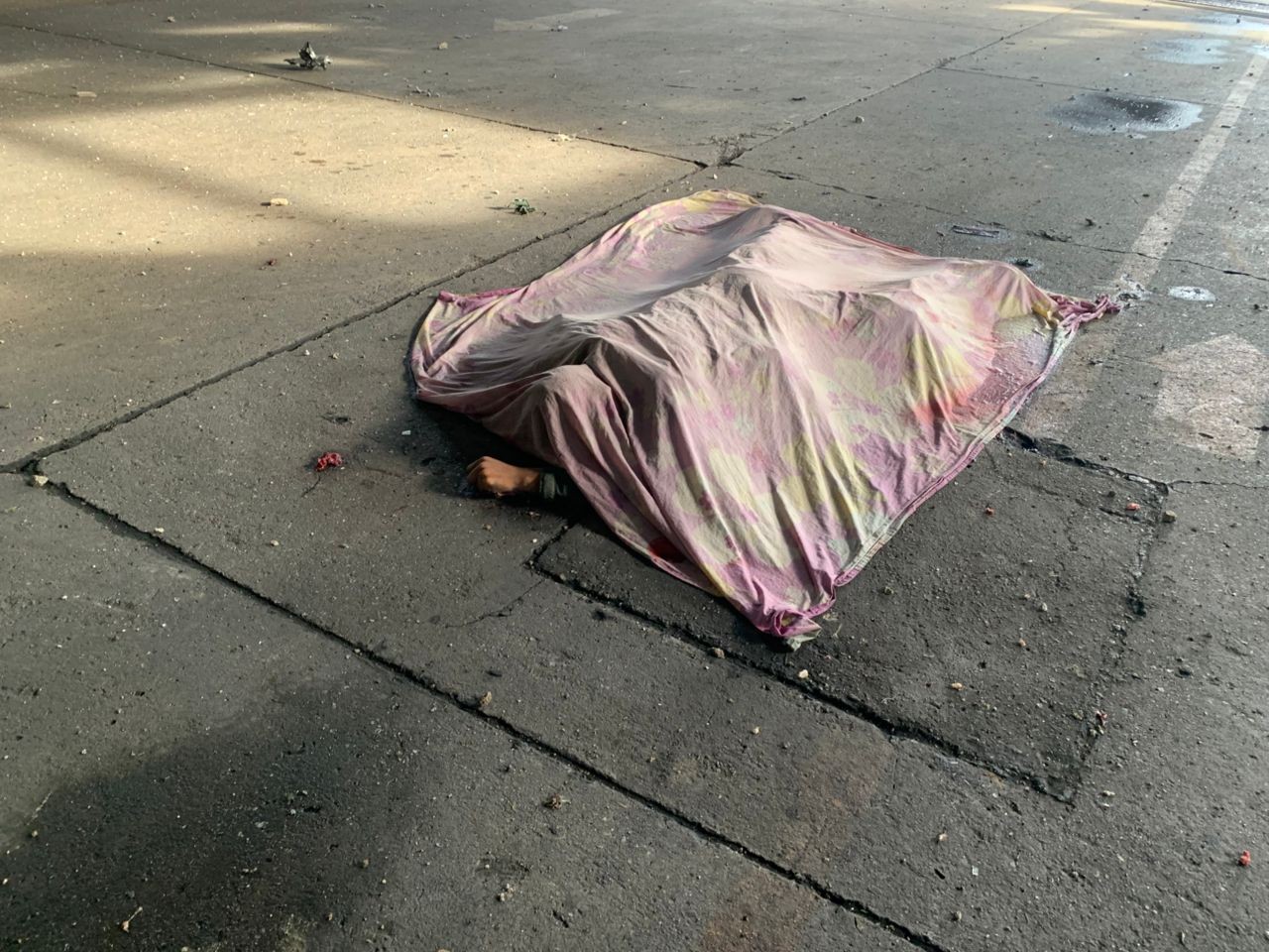 Fotos mostram destruição na base militar de La Carlota e no Forte Tiuna, em Caracas, após ataques dos EUA em 3 de janeiro— Foto: Reprodução