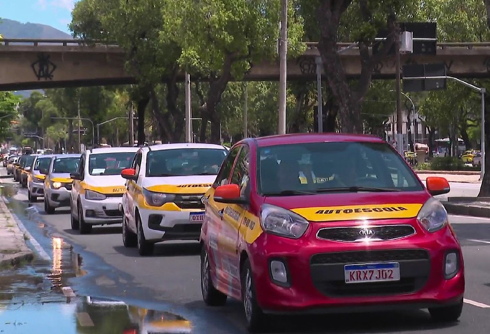 Protest gathered dozens of vehicles in downtown Rio against the Contra decision – Photo: Reproduction