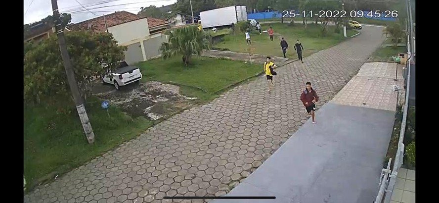 Crianças fogem de escola atacada em Aracruz (ES)